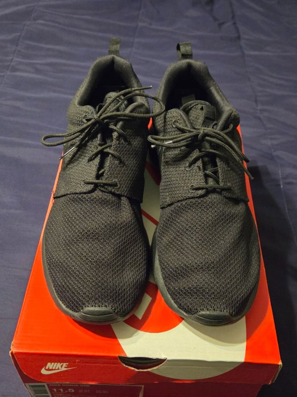 MENS SIZE 11.5 TRIPLE BLACK NIKE ROSHE RUN